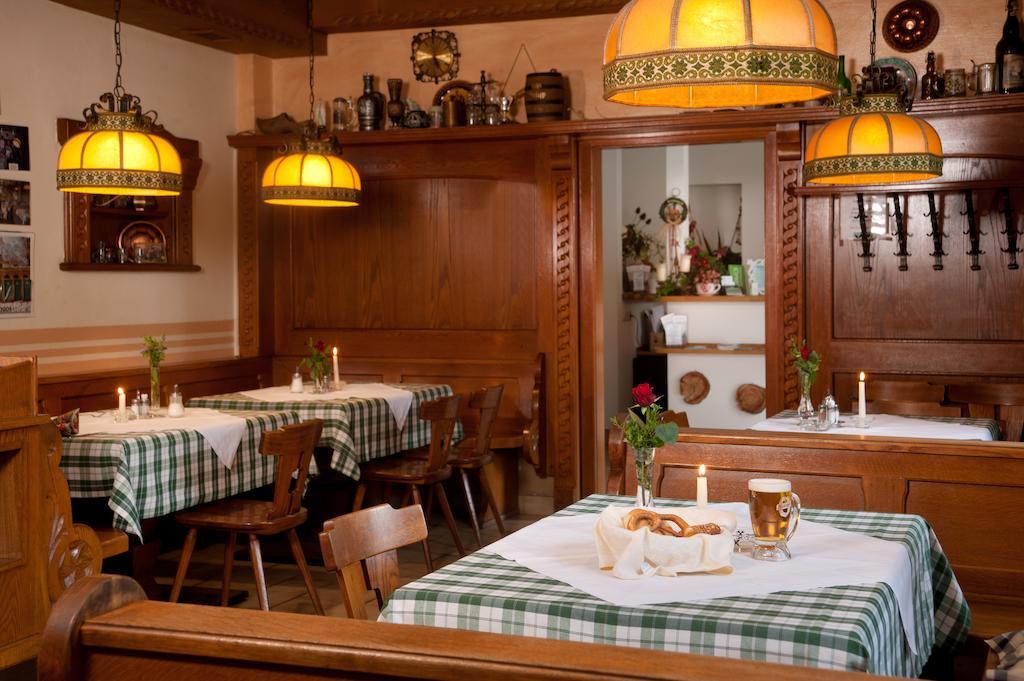 Hubertushof Fromwald Hotel Und Gasthof Bad Fischau Ngoại thất bức ảnh