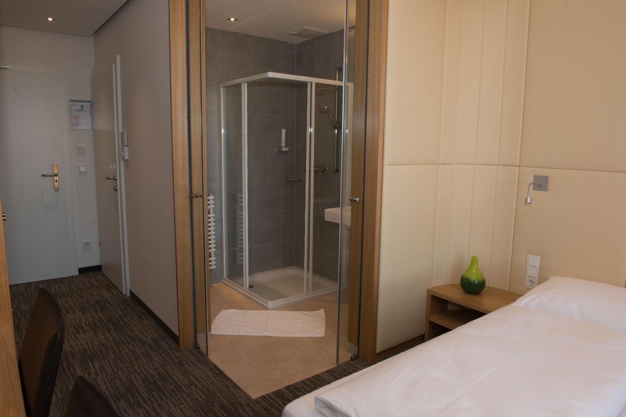 Hubertushof Fromwald Hotel Und Gasthof Bad Fischau Phòng bức ảnh