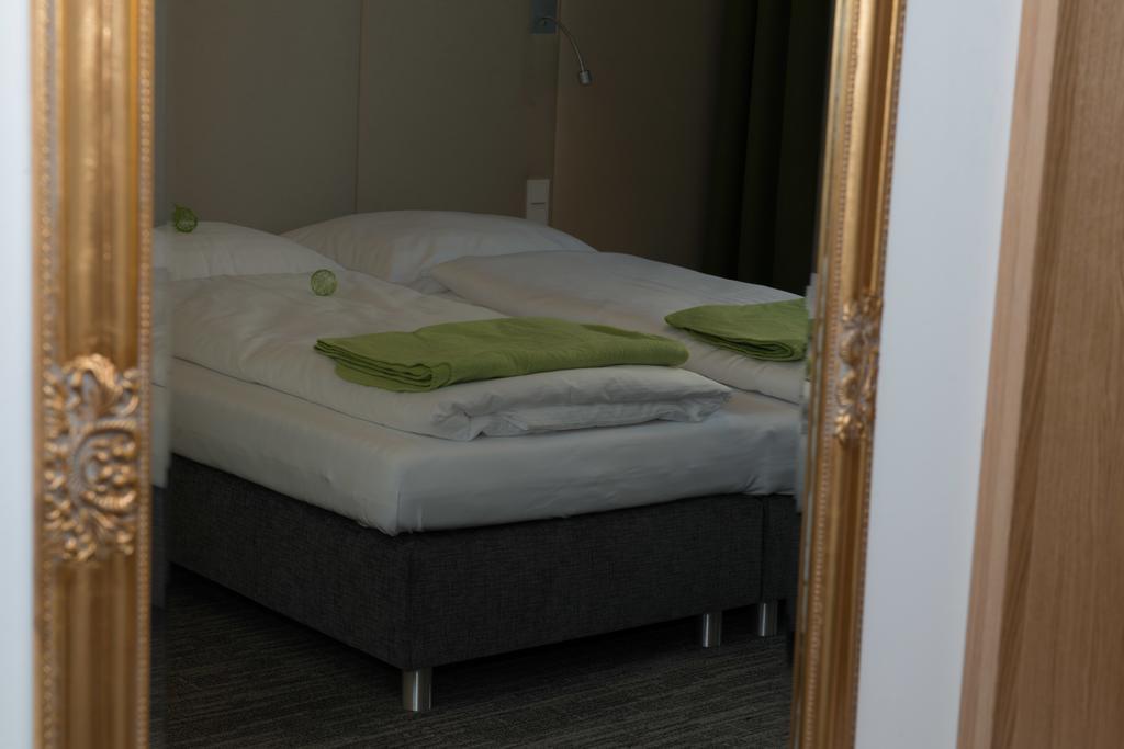 Hubertushof Fromwald Hotel Und Gasthof Bad Fischau Phòng bức ảnh