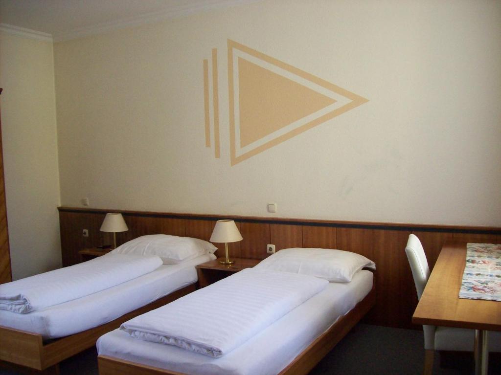 Hubertushof Fromwald Hotel Und Gasthof Bad Fischau Phòng bức ảnh