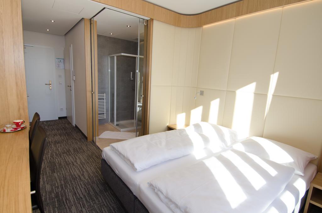 Hubertushof Fromwald Hotel Und Gasthof Bad Fischau Ngoại thất bức ảnh