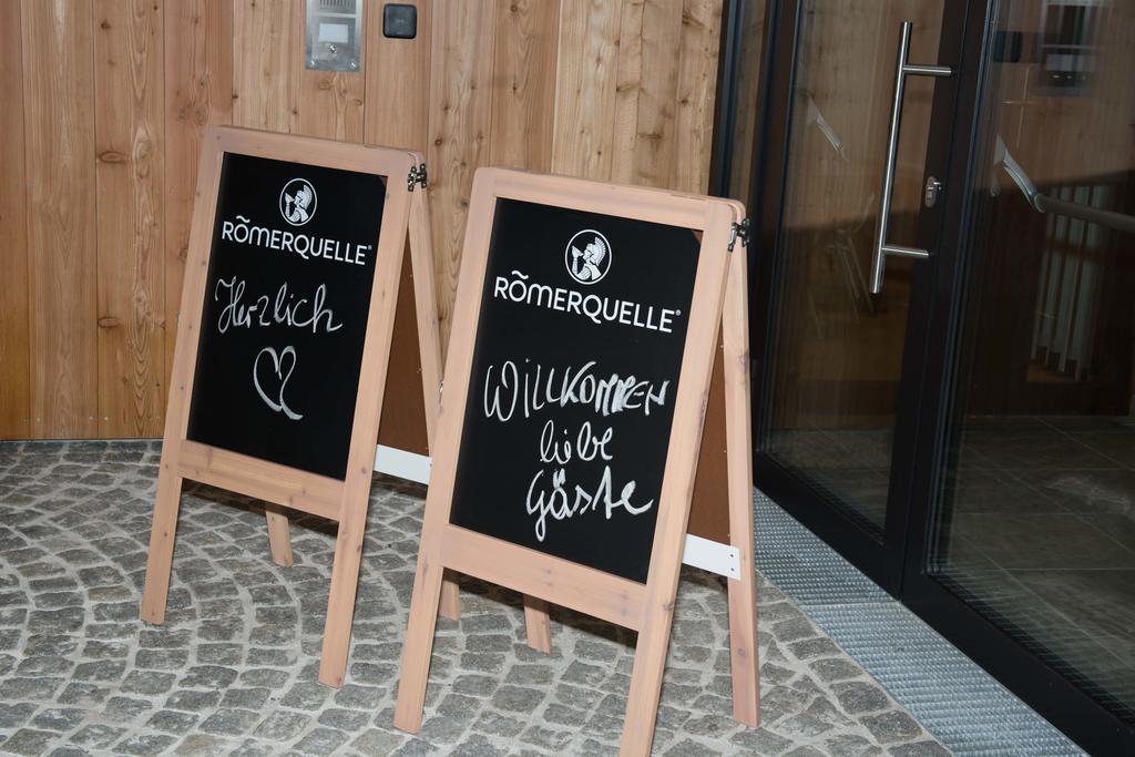 Hubertushof Fromwald Hotel Und Gasthof Bad Fischau Ngoại thất bức ảnh