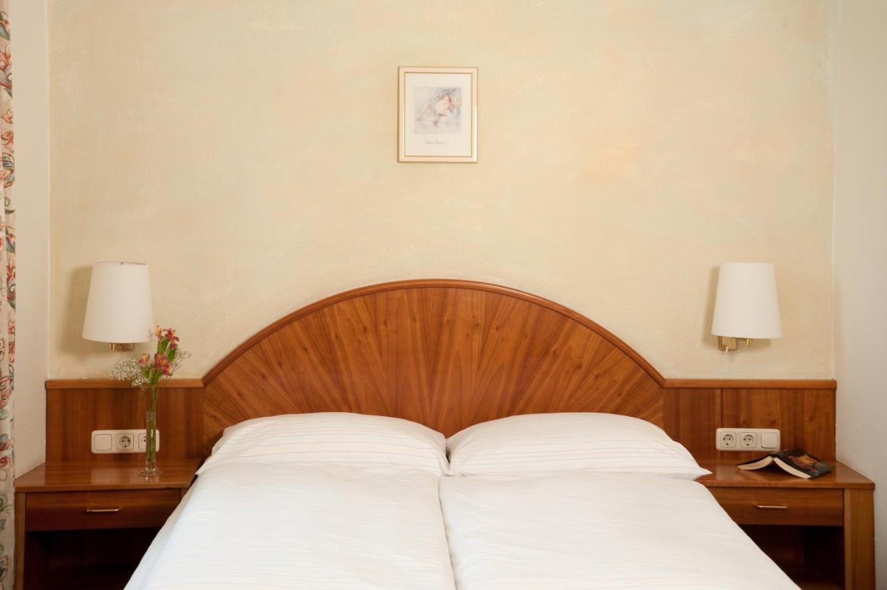 Hubertushof Fromwald Hotel Und Gasthof Bad Fischau Phòng bức ảnh